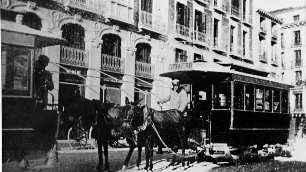 La primera línea de tranvía tirado por mulas que llegó a Torrero
