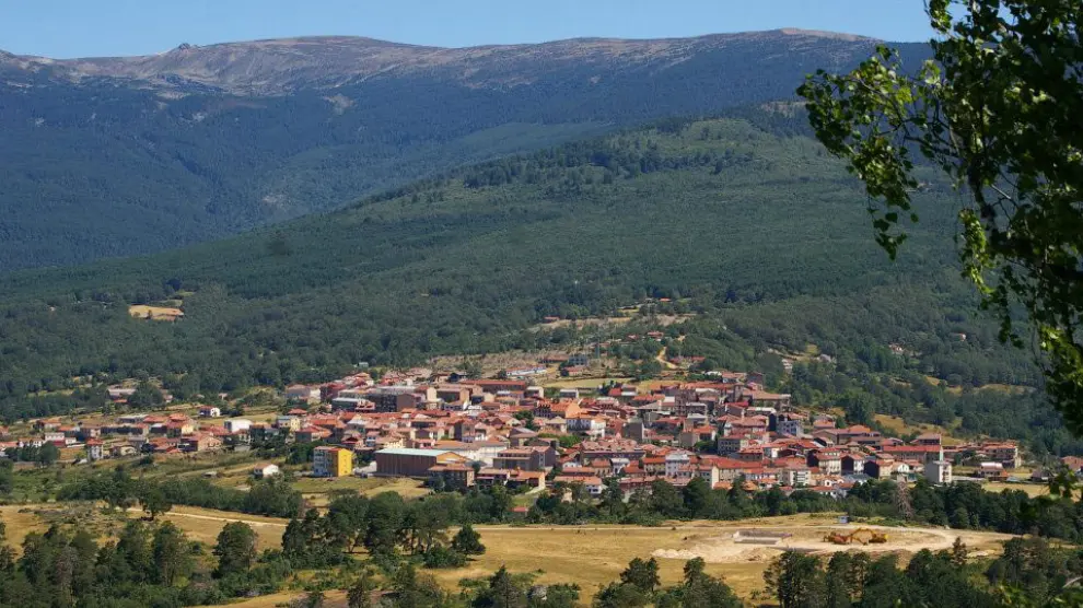 Panorámica del municipio pinariego de Covaleda