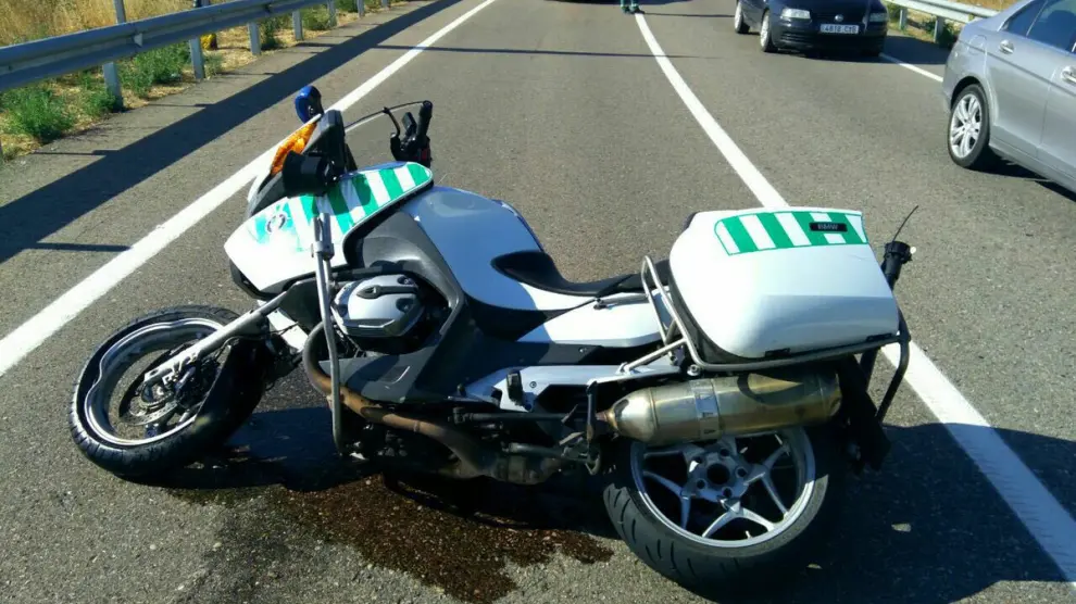 Un guardia civil, herido leve en accidente de moto junto a Alcañiz.