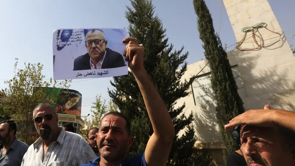 Un escritor jordano, asesinado a tiros cuando iba a declarar
