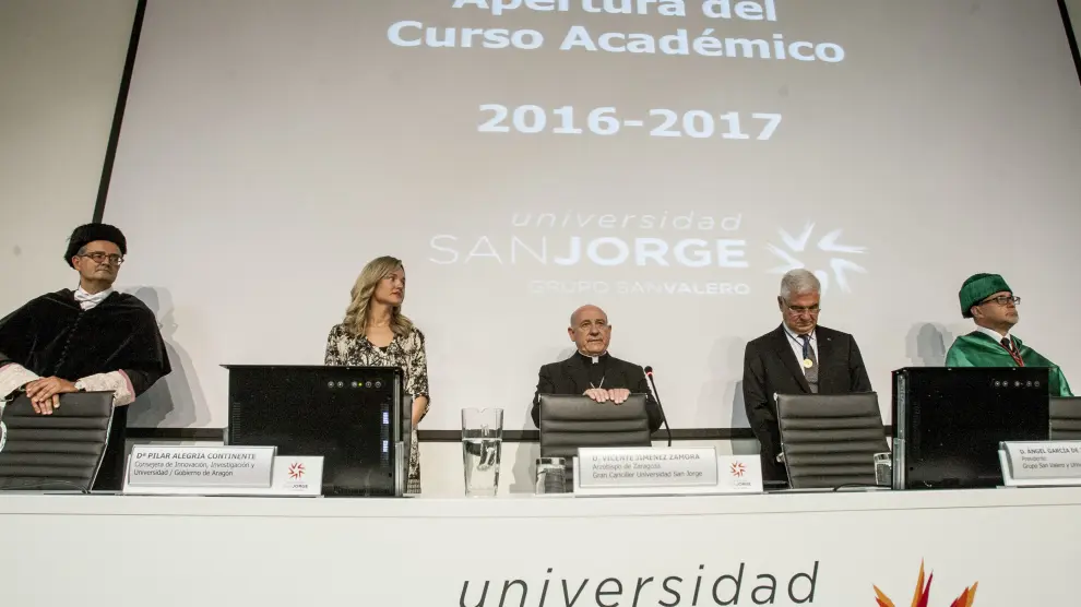 Pilar Alegría destaca "el espíritu de colaboración" entre la universidad pública y privada