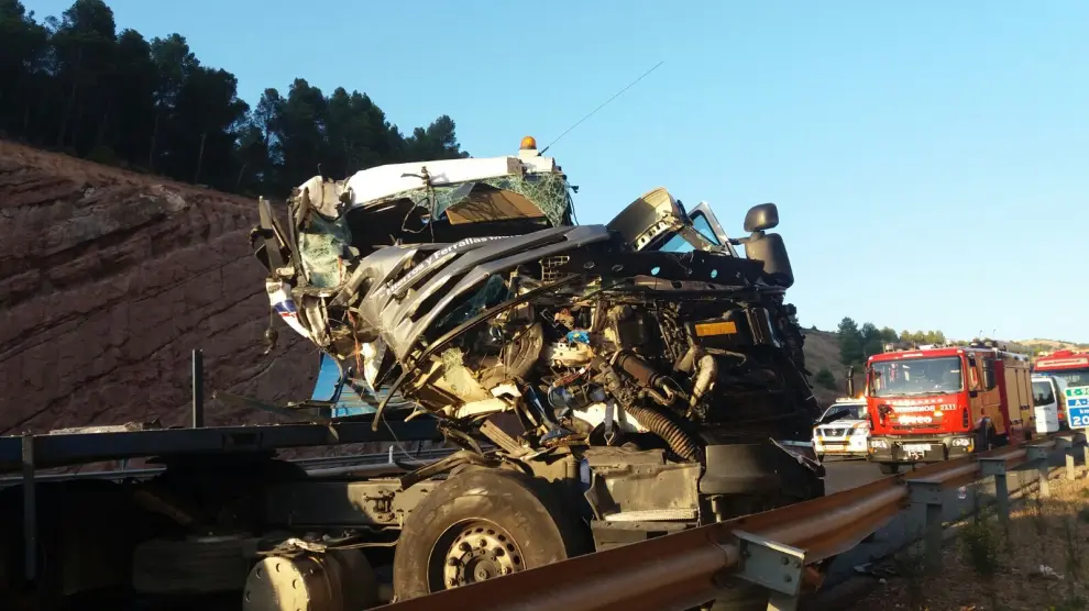 Accidente de dos camiones en Bubierca