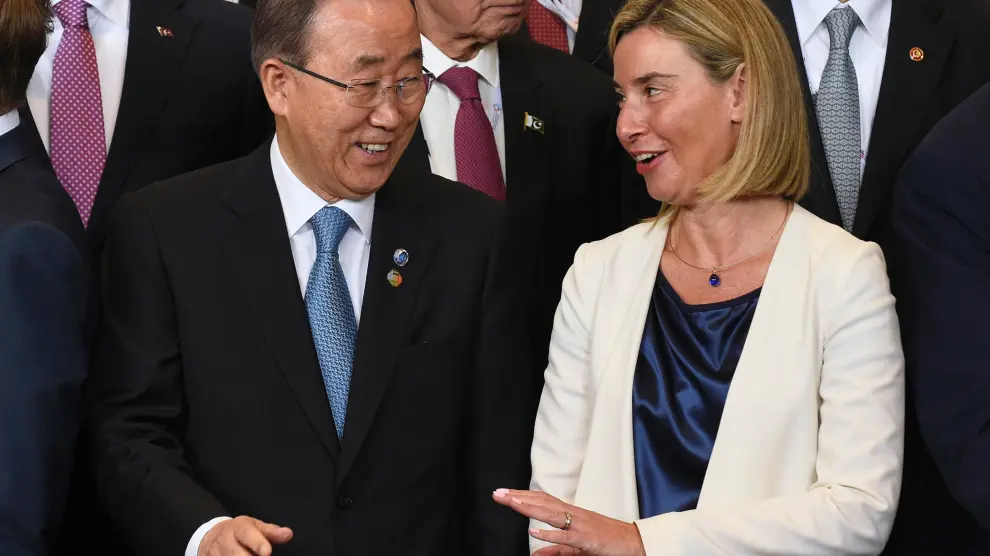 Ban Ki-moon, con la responsable de Exteriores de la UE, Federica Mogherini