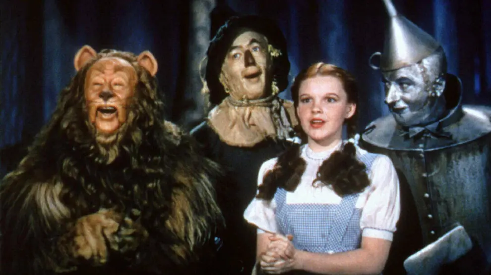 Dorothy y sus amigos de Oz, el mundo mágico creado por L. Frank Baum.