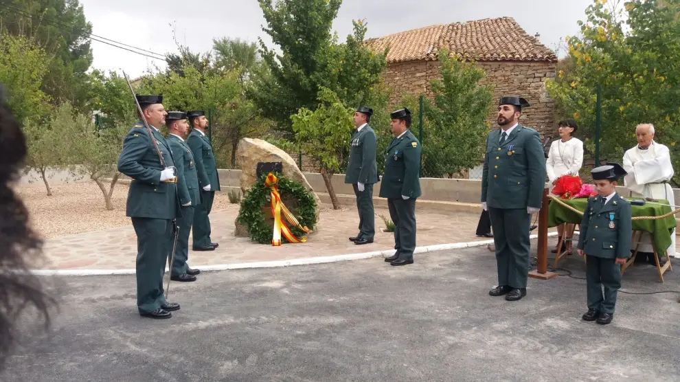 La Puebla de Valverde inaugura un monolito en homenaje a la Guardia Civil