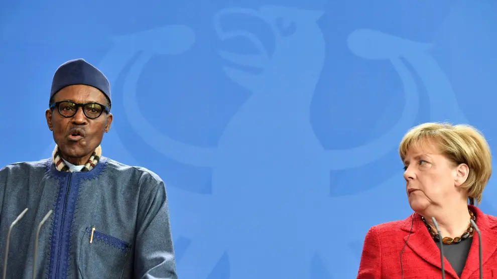 Muhammadu Buhari junto a Angela Merkel.