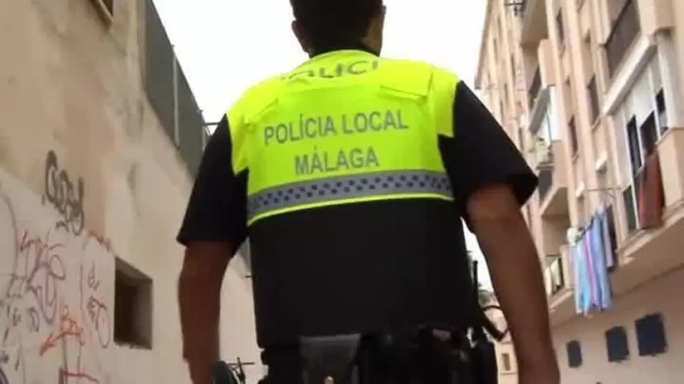 Burlas a la Policía de Málaga por sus nuevos chalecos