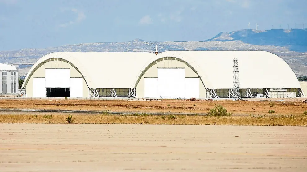 Los dos hangares de la Base de Zaragoza preparados para albergar al primer avión A400M.