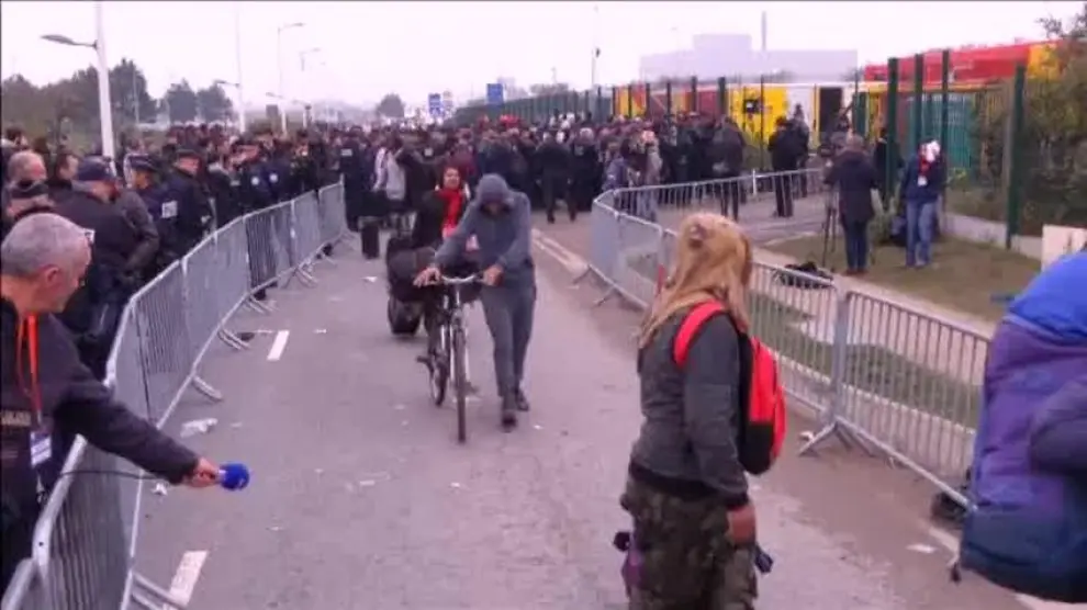 Miles de inmigrantes ya han desalojado Calais