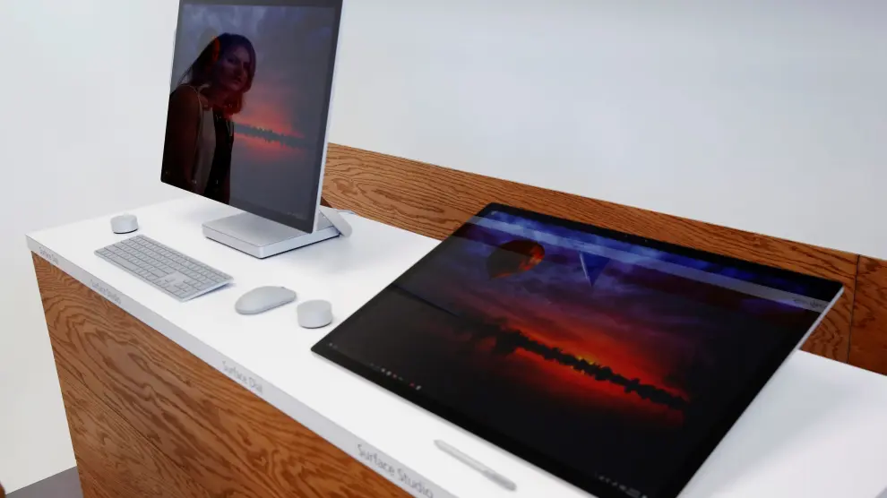 Microsoft presenta el PC de sobremesa 'Surface Studio' para competir con Apple