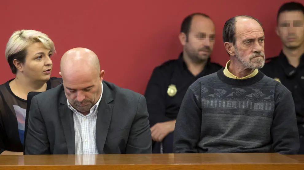 Valentin Ion (d) y Constantin Stan (i), dos de los acusados del asesinato de la jugadora holandesa de voleibol Ingrid Visser