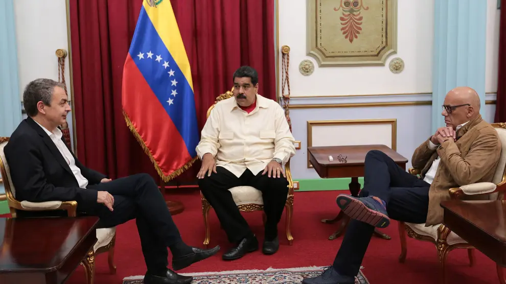 Nicolás Maduro recibe a Zapatero en el Palacio de Miraflores.