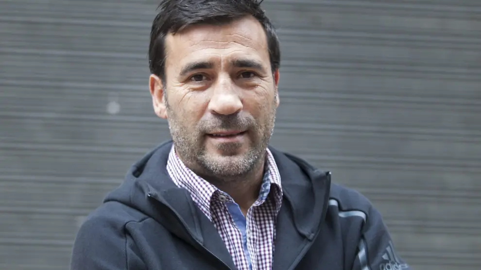 Raúl Agné, entrenador del Real Zaragoza, minutos antes de la entrevista con HERALDO.