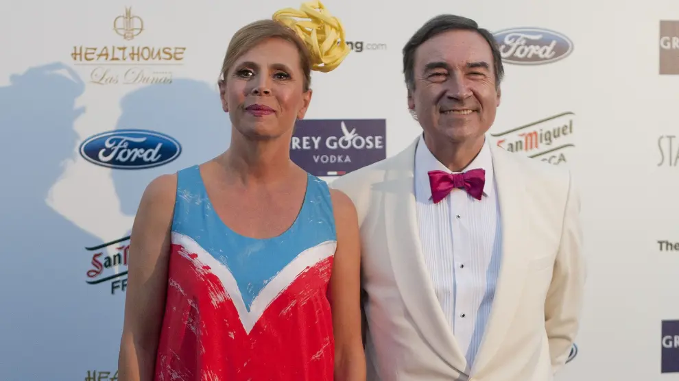 Pedro J. Ramírez y Ágatha Ruiz de la Prada, durante una gala, en 2014