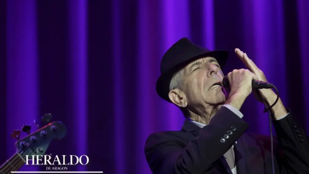 Leonard Cohen en el concierto que ofreció el 15 de septiembre de 2009 en Zaragoza.