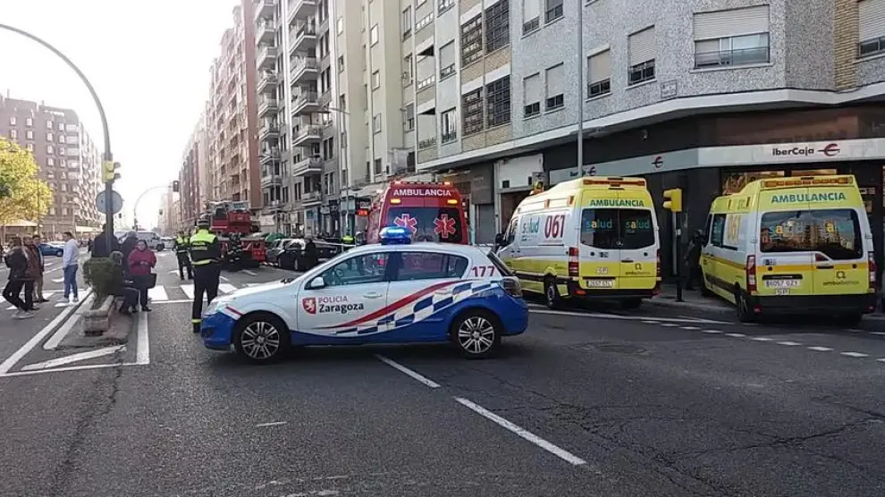 La Policía y las ambulancias, tras la explosión en Tenor Fleta