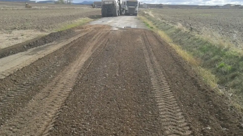 Las obras afectan a medio kilómetro de la carretera de acceso a Cubel. Comarca Campo de Daroca.