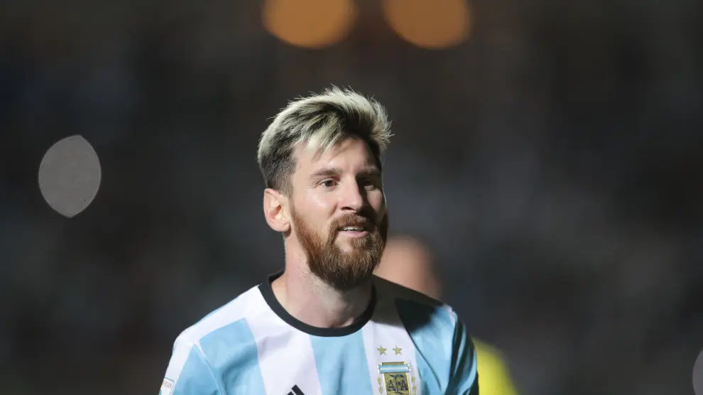 Messi durante el partido por las eliminatorias sudamericanas entre Argentina y Colombia.