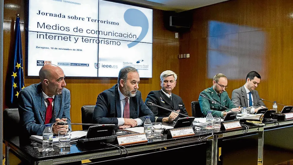 Félix Estrada, Luis García, Federico Aznar, el representante de la Guardia Civil y Manuel Torres