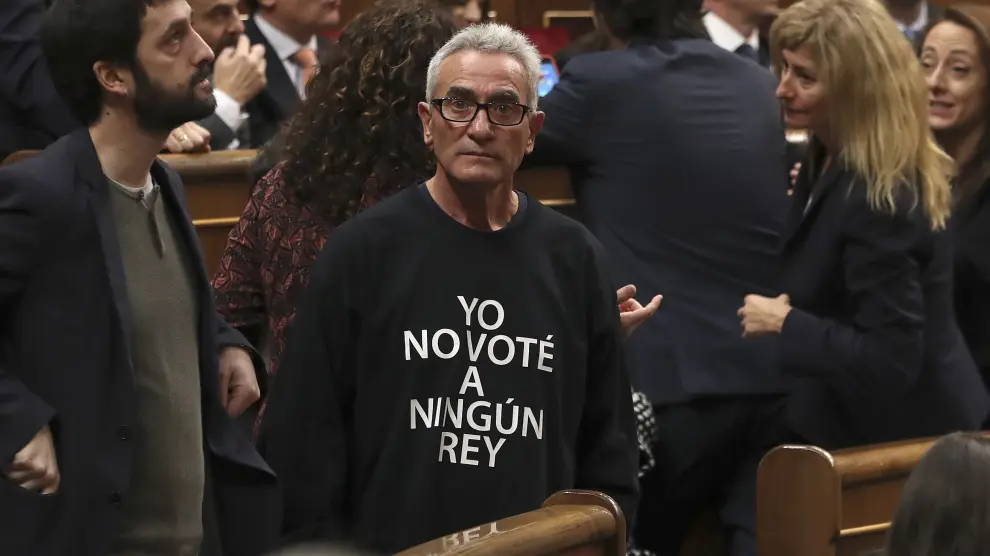 Diego Cañamero con una camiseta con el lema 'Yo no voté a ningún Rey'.
