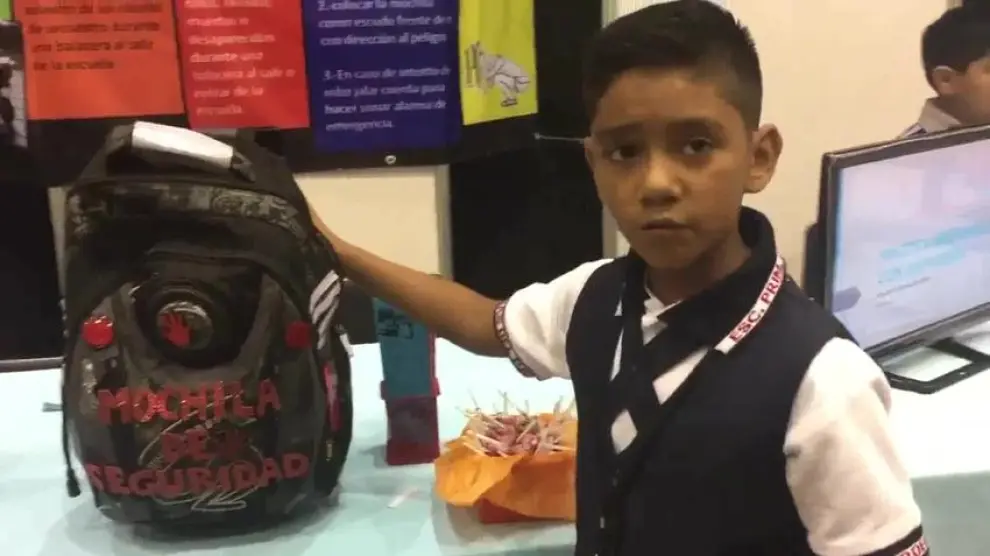 Un niño mexicano inventa una mochila contra secuestros