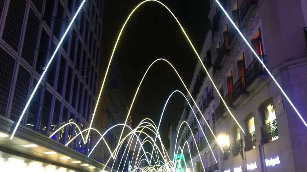 Iluminación navideña con brillo aragonés en las calles de Madrid