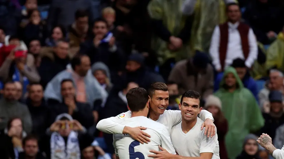 Un doblete de Cristiano Ronaldo dio un nuevo triunfo al líder