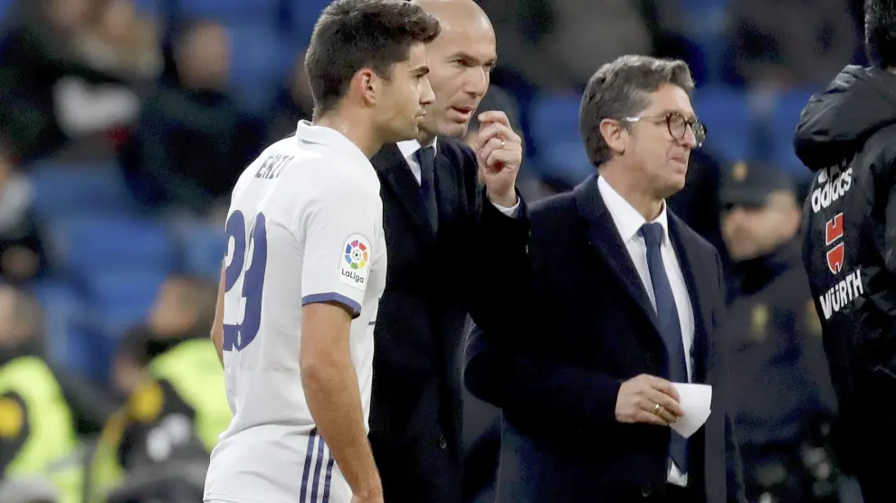 Enzo Zidane junto a su padre en el partido de este miércoles.