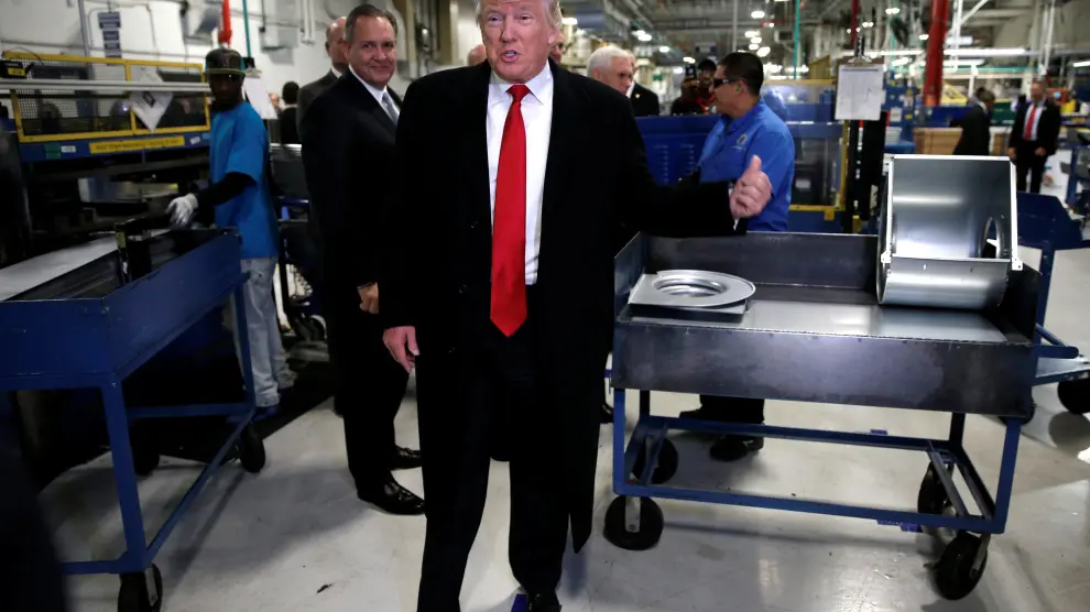 Trump, en la planta de Carrier en Indianápolis.-