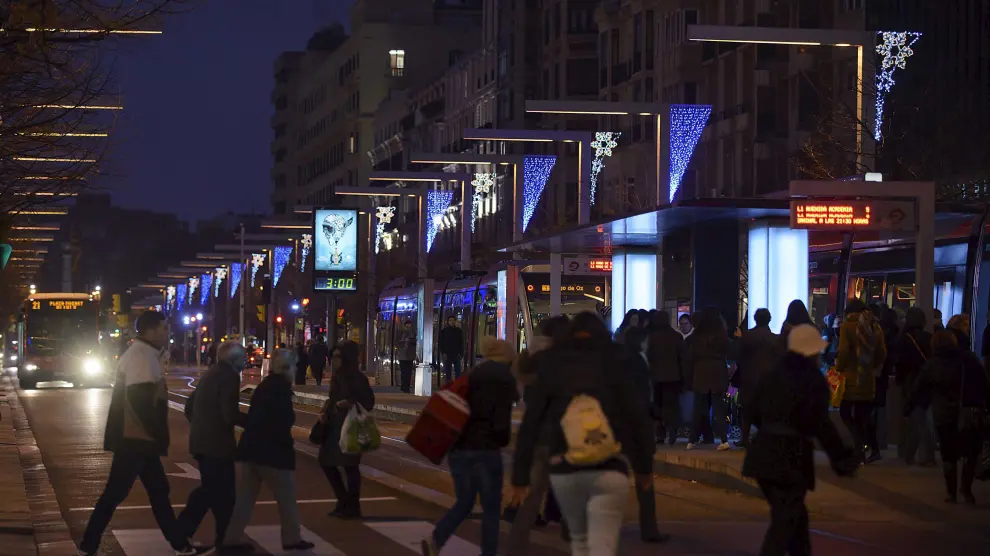 Las luces de Navidad de Zaragoza se quedan en penumbra un año más