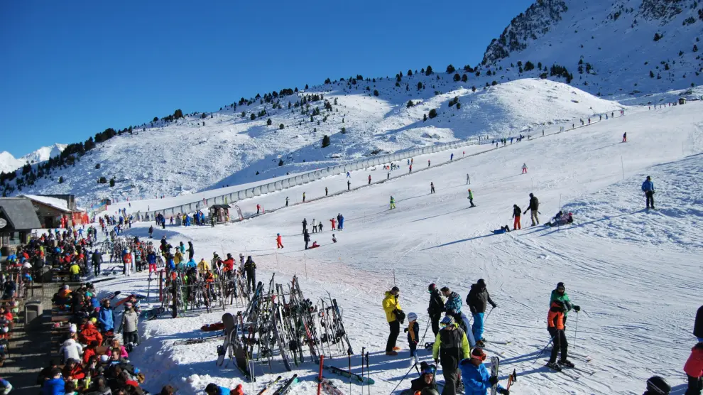 Éxito en la apertura de las estaciones de esquí