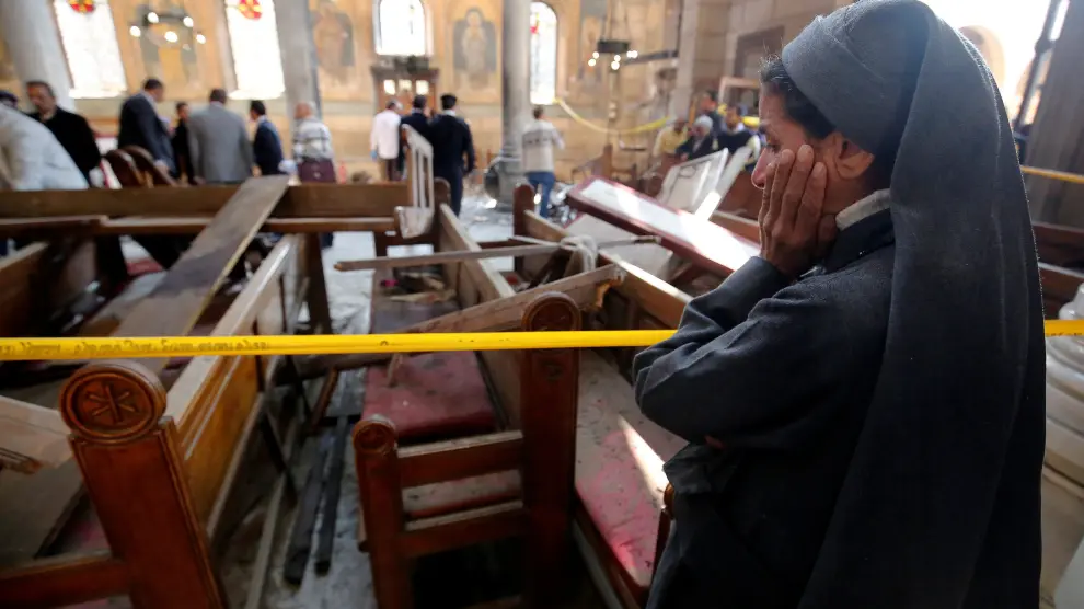 Más de 20 muertos en un atentado contra la catedral cristiana copta de El Cairo