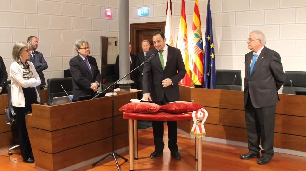 Toma de posesión de Luis José Arrechea en el pleno de la DPZ.