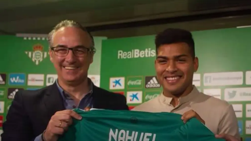 Nahuel, en la presentación como jugador del Betis el pasado verano.