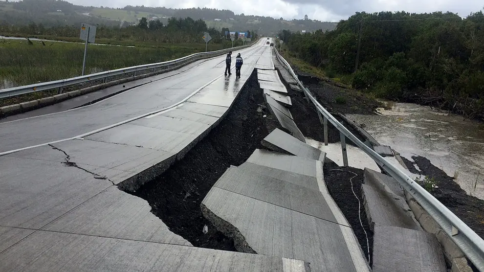 Estado de una carretera chilena tras el terremoto.