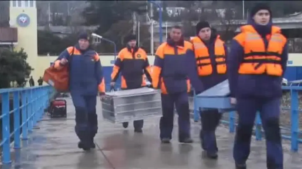 Hallan la caja negra del avión ruso estrellado en el Mar Negro