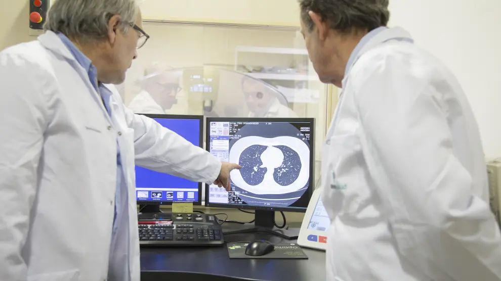 Una consulta de exploración clínica enfocada a las enfermedades pulmonares del Hospital Quirónsalud Zaragoza.