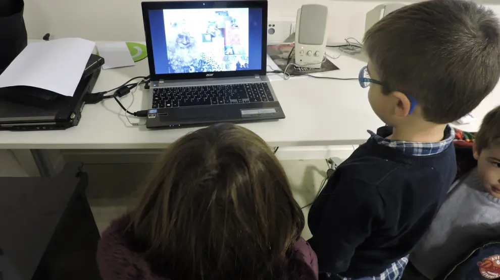 Los niños mantuvieron una videoconferencia con los Reyes Magos.