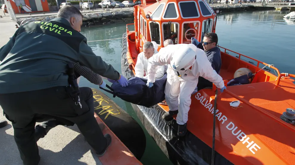 Hallados los cadáveres de cinco inmigrantes en las costas de Cádiz