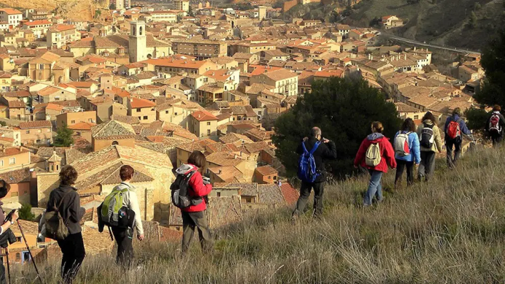El programa propone conocer la comarca practicando senderismo.