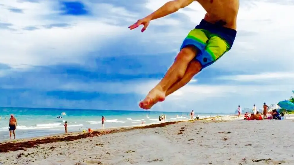 Adrián Cruz este verano en una playa de Miami, donde estuvo perfeccionando su técnica.
