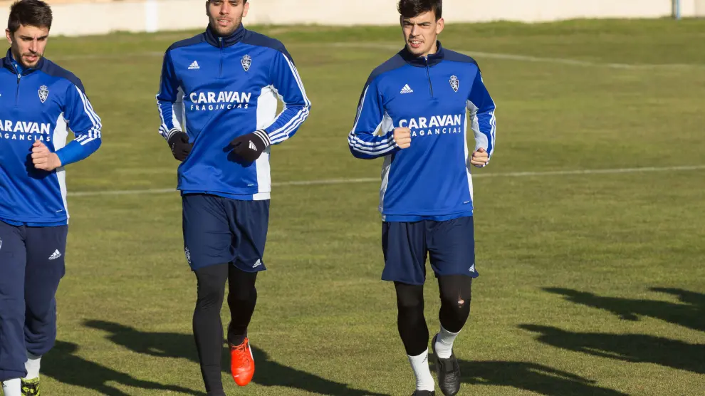 Irureta y Cabrera, junto a Bedia, este martes en el entrenamiento.