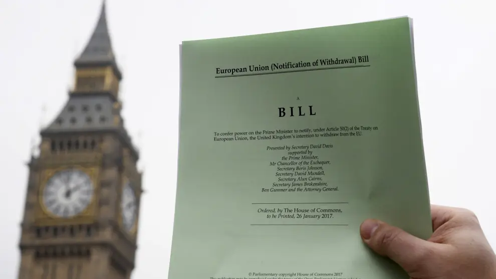 Documento que se presenta en el parlamento británico para iniciar el brexit