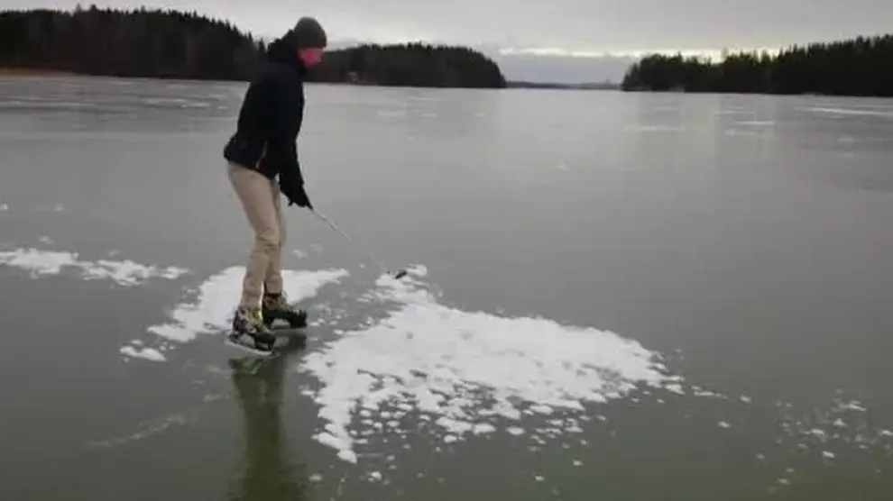 Nuevo deporte: golf sobre hielo