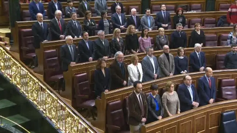 El Congreso guarda un minuto de silencio por el exministro Alonso