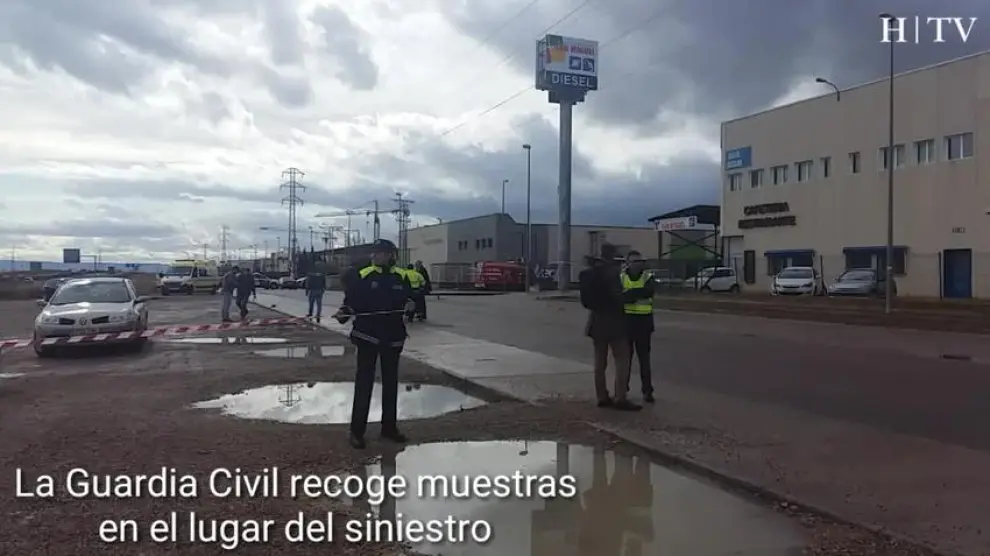 La Guardia Civil recoge muestras tras la explosión