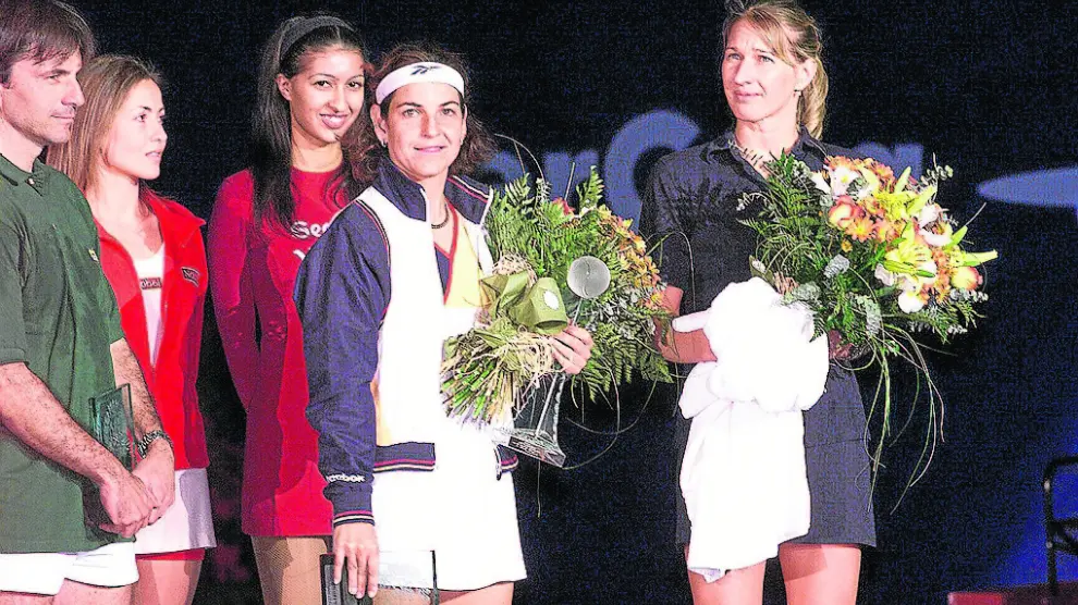 Hora del adiós. En diciembre de 1999, Steffi Graf venció a Arantxa Sánchez Vicario en su última gira.