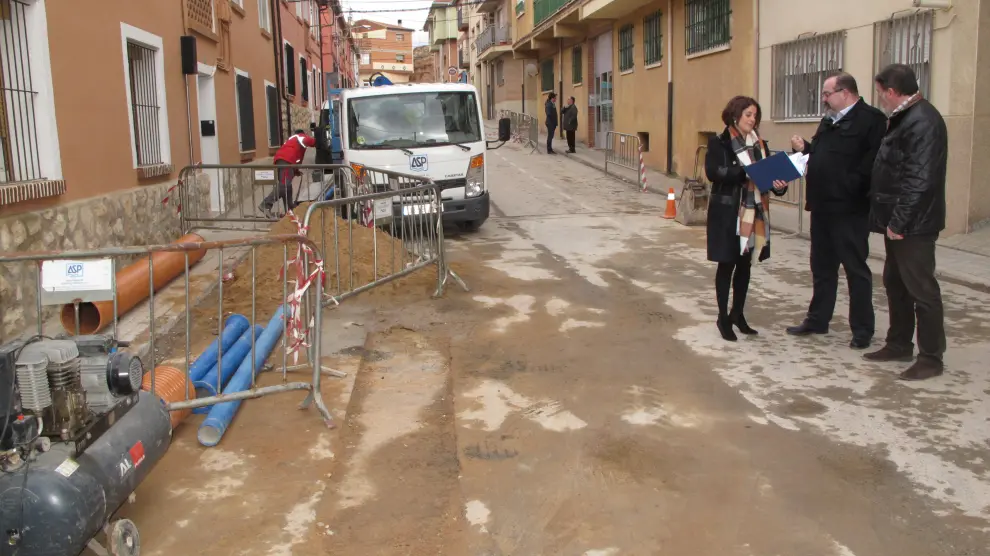 La alcaldesa visita las obras en la calle San Lamberto.