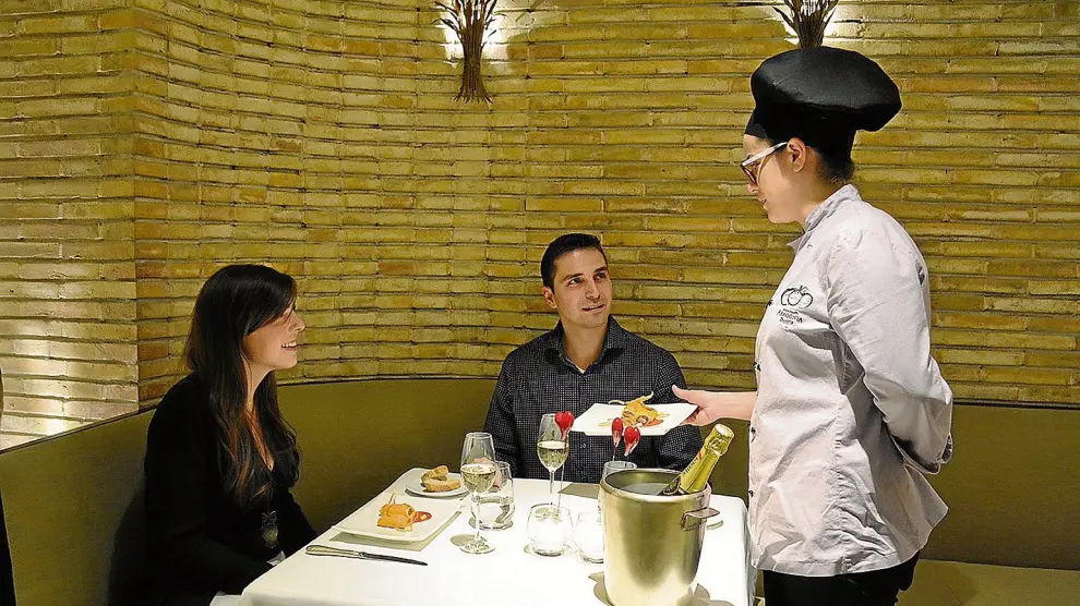 La jefa de cocina del Aragonia Palafox, Noelia Andía, presenta los platos de este reportaje.
