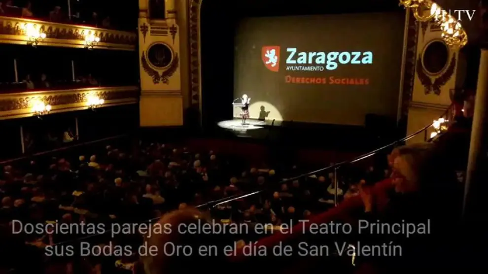 Doscientos matrimonios han celebrado en el Teatro Principal de Zaragoza sus Bodas de Oro.